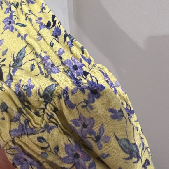 Yellow and purple o ring self tie top with flared sleeves - Picture 3 of 3